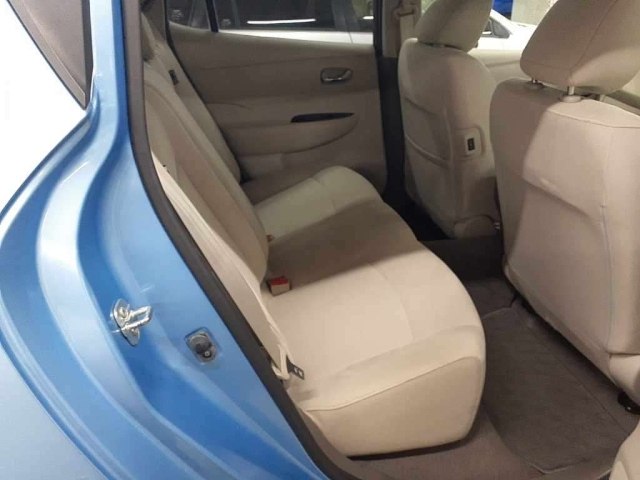 NISSAN LEAF 2017