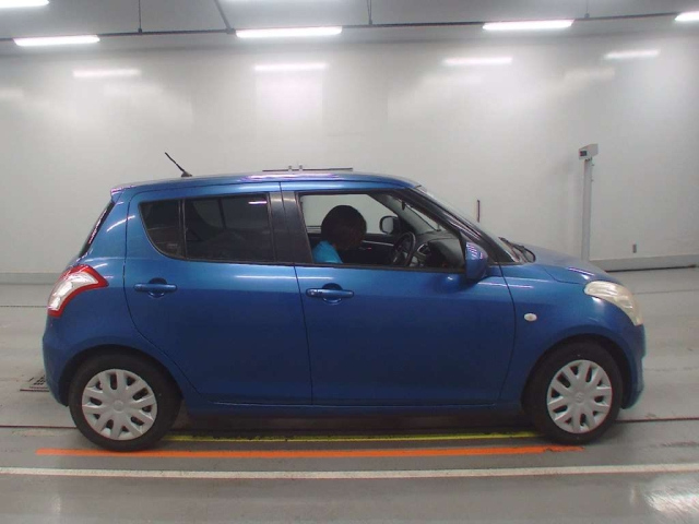 SUZUKI SWIFT 2010