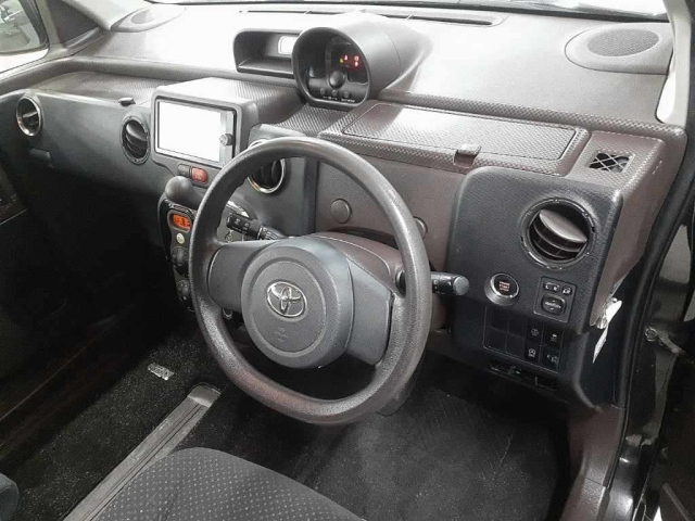 TOYOTA SPADE 2012