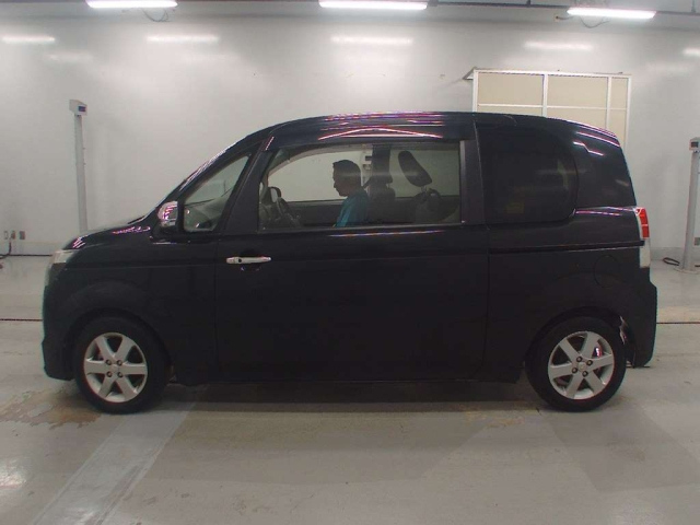 TOYOTA SPADE 2012