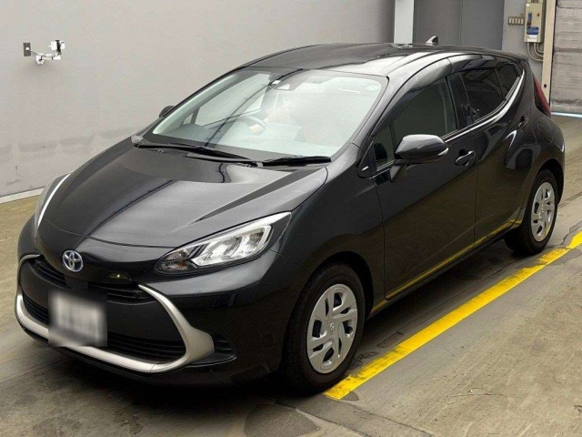 TOYOTA AQUA 2023