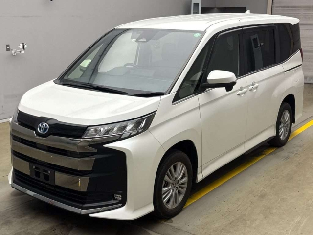 TOYOTA NOAH 2023