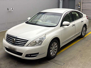 NISSAN TEANA 2010