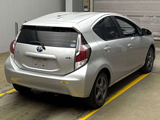 TOYOTA AQUA 2015