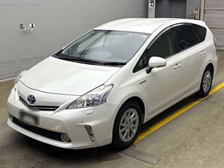 TOYOTA PRIUS ALPHA 2013