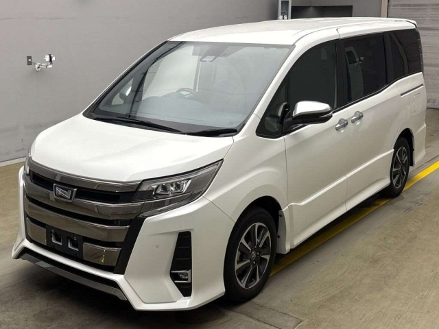 TOYOTA NOAH 2020