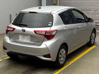 TOYOTA VITZ 2017