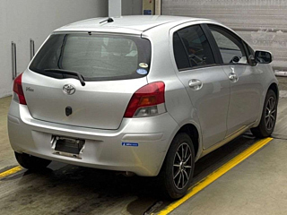 TOYOTA VITZ 2010
