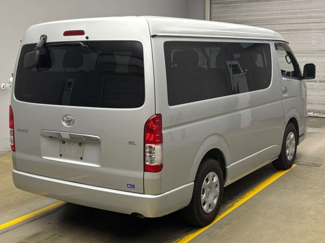 TOYOTA HIACE 2020
