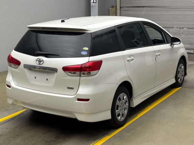 TOYOTA WISH 2010