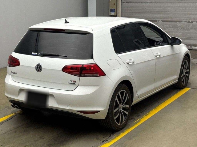 VOLKSWAGEN GOLF 2016