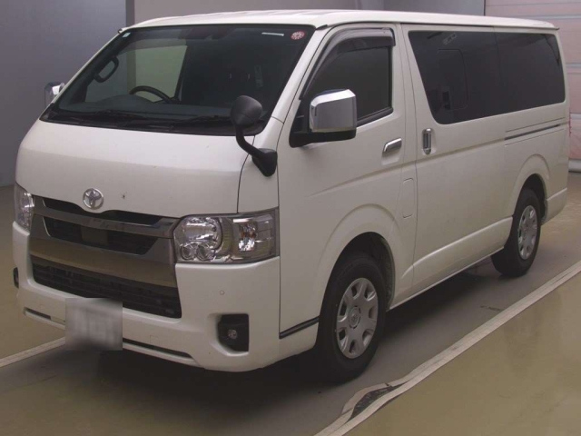 TOYOTA HIACE VAN 2024