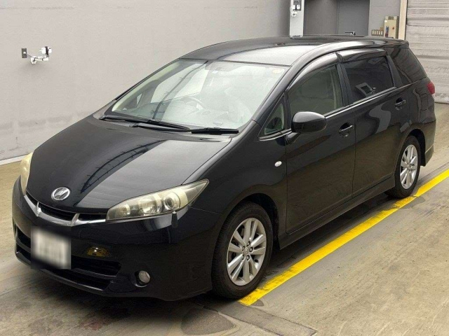 TOYOTA WISH 2010