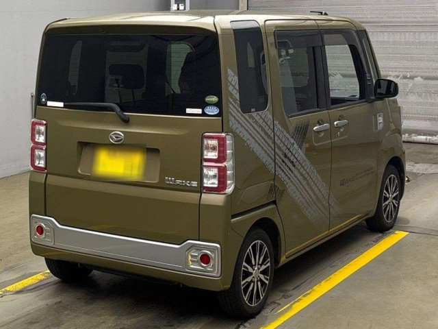DAIHATSU WAKE 2015