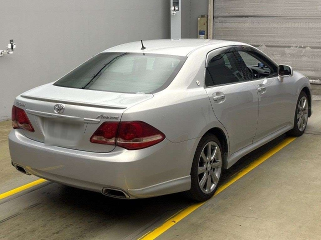 TOYOTA CROWN 2010