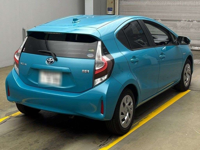 TOYOTA AQUA 2019