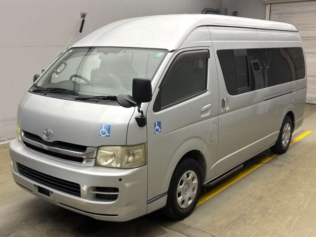 TOYOTA HIACE 2010