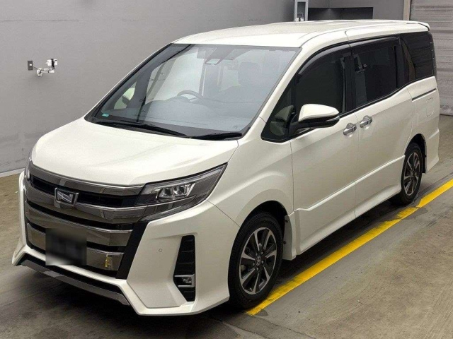 TOYOTA NOAH 2020