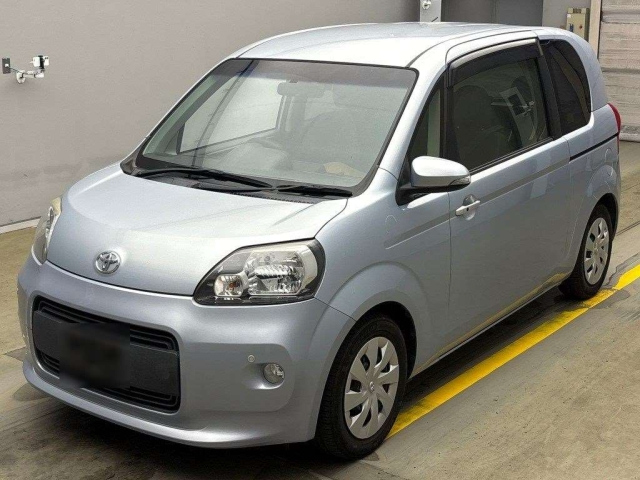 TOYOTA PORTE 2015