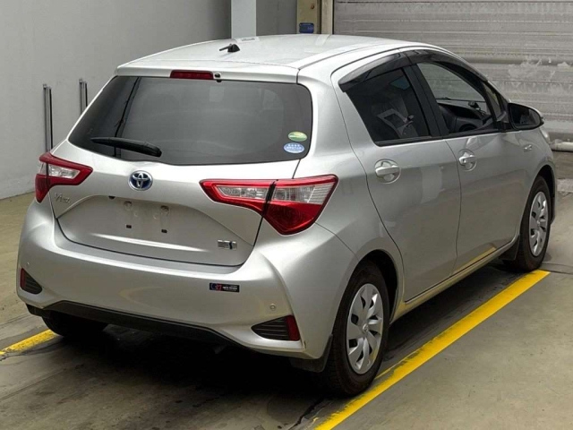 TOYOTA VITZ 2019