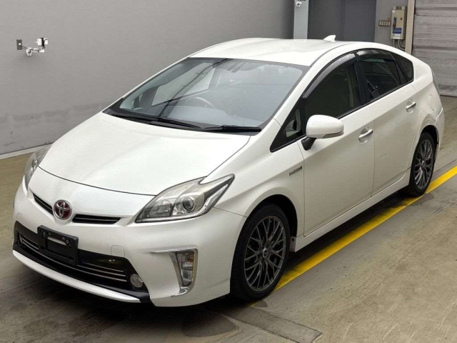 TOYOTA PRIUS 2014