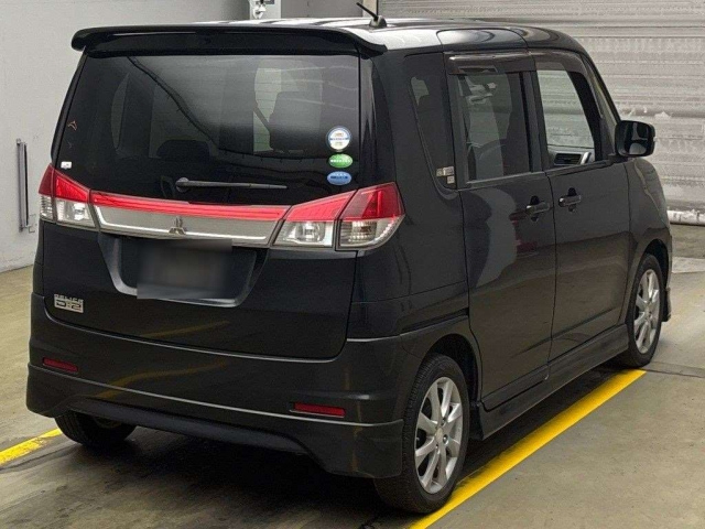 MITSUBISHI DELICA D2 2012