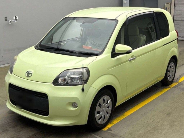 TOYOTA PORTE 2013