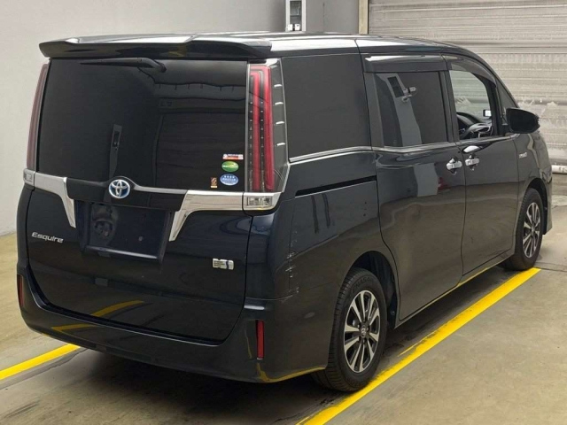 TOYOTA ESQUIRE 2018