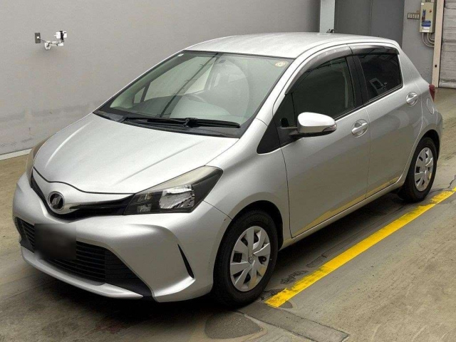 TOYOTA VITZ 2014