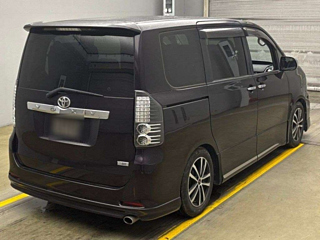 TOYOTA VOXY 2012