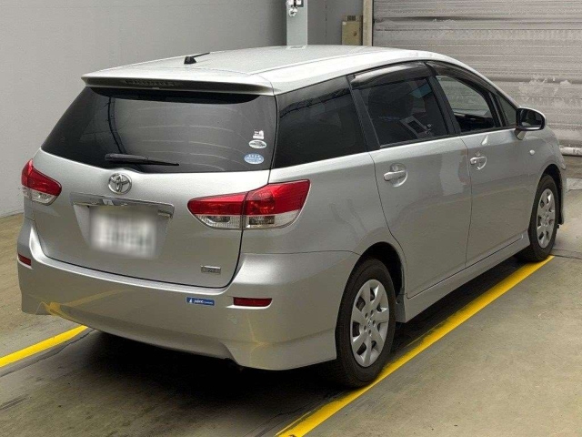 TOYOTA WISH 2010