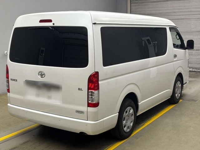 TOYOTA HIACE 2022
