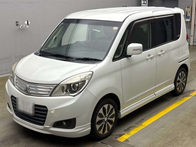 MITSUBISHI DELICA D2 2014