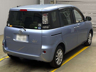 TOYOTA SIENTA 2013