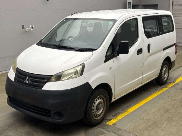 MITSUBISHI DELICA 2014