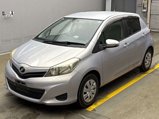 TOYOTA VITZ 2013
