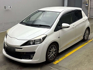 TOYOTA VITZ 2013