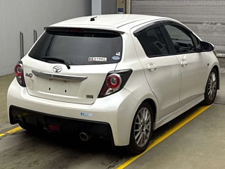 TOYOTA VITZ 2013