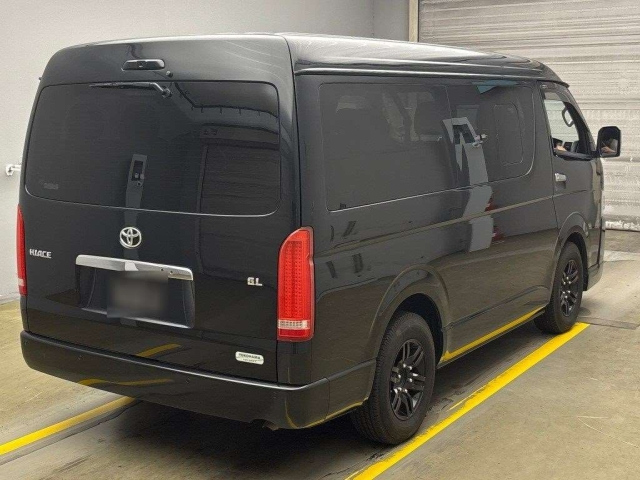 TOYOTA HIACE 2020
