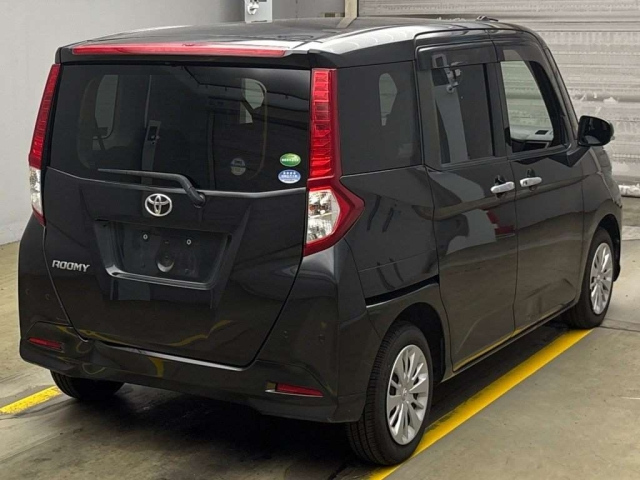 TOYOTA ROOMY 2020