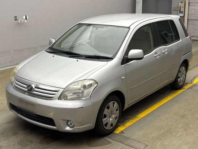 TOYOTA RAUM 2009