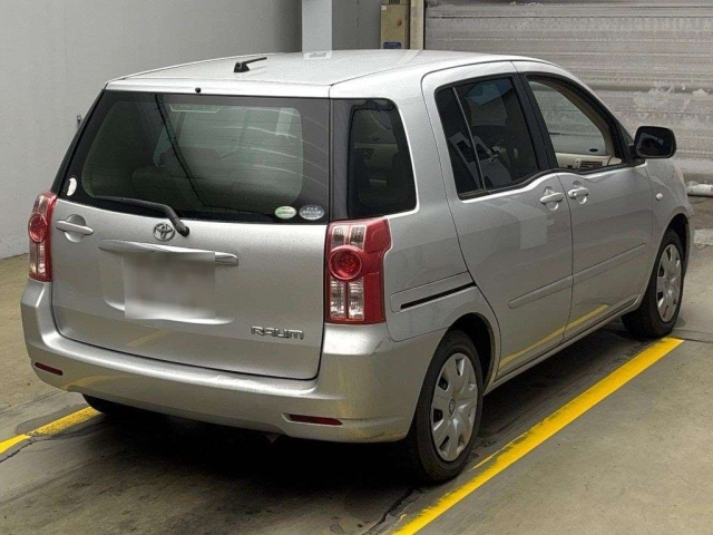 TOYOTA RAUM 2009