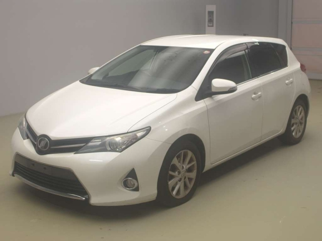 TOYOTA AURIS 2012