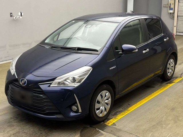 TOYOTA VITZ 2019