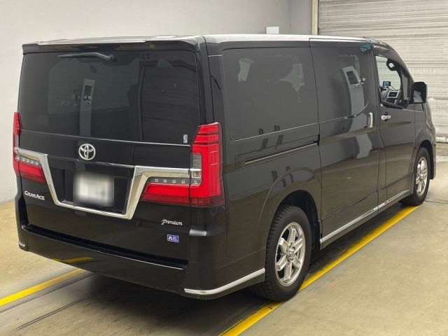 TOYOTA GRANACE 2023