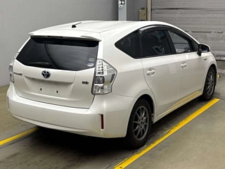 TOYOTA PRIUS ALPHA 2012
