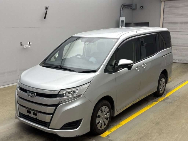 TOYOTA NOAH 2020