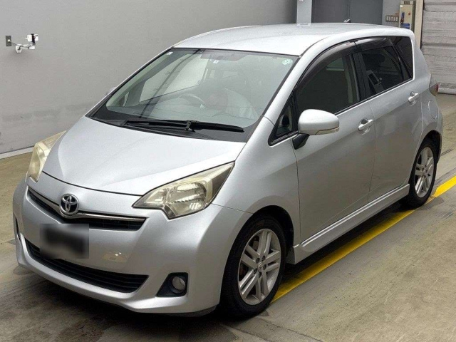 TOYOTA RACTIS 2011