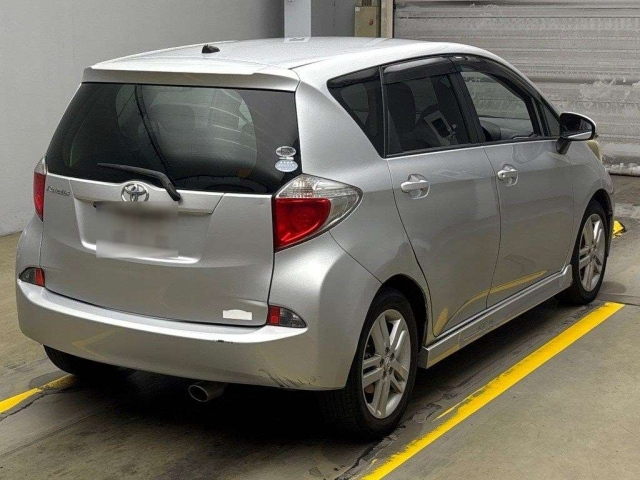 TOYOTA RACTIS 2011