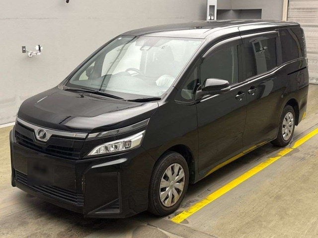 TOYOTA VOXY 2019